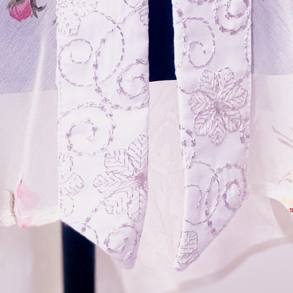 Womenโs Silk Boho Lace Kimono Romantic Rose Tunic Spencer Alexis Vintage Elegant - Picture 8 of 16